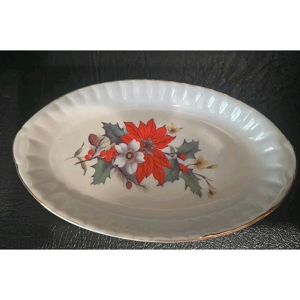 VINTAGE‎ CERAMIC SALT AND PEPPER SHAKERS with DISH